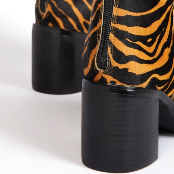 NWOT Intentionally Blank, PG Bootie: Tiger - Picture 4 of 4